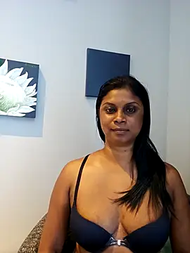 Snapshot of Sensual_indian7 chatting on 02.04.25 Sensual indian7 online show from 02.04.25
