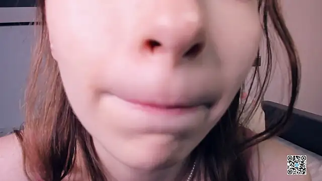 PollyBeev online show from 09.12.25