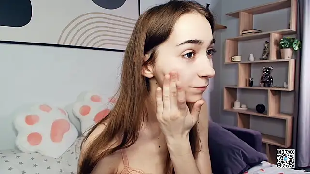 PollyBeev online show from 10.06.25