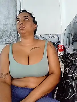 GORGEOUSLIPS online show from 12.04.25