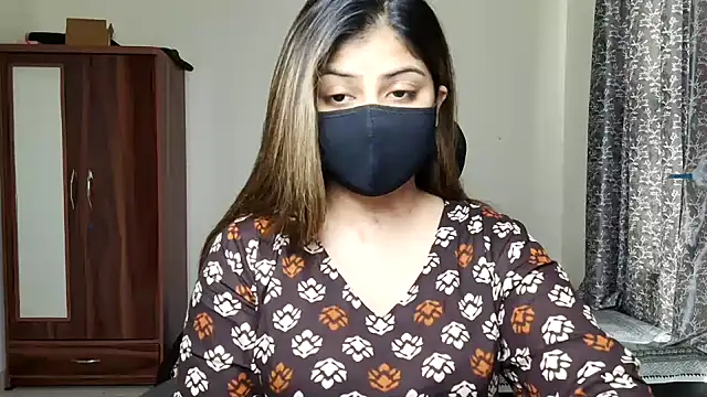 Hoty-Shivangi online show from 05.16.26
