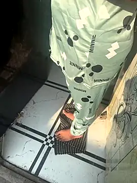 xyztopbeing online show from 12.01.25