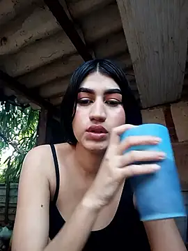 Julix A online show from 02.27.26