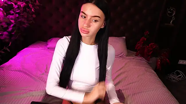 Snapshot of Snow_WhiteeeX chatting on 10.24.25 Snow WhiteeeX online show from 10.24.25