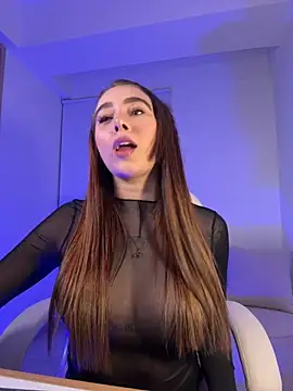 Lanataylor- online show from 09.10.25