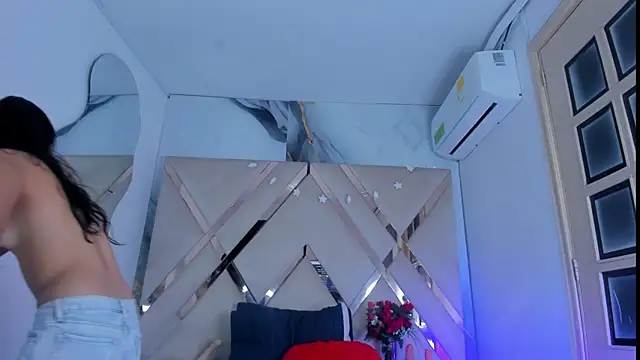 Snapshot of ninaht chatting on 11.02.25 ninaht online show from 11.02.25