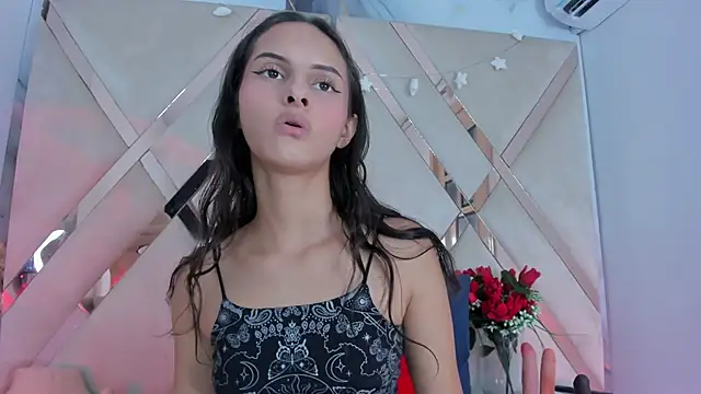 Snapshot of ninaht chatting on 11.04.25 ninaht online show from 11.04.25