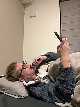 Snapshot of kensnb chatting on 03.22.26 kensnb online show from 03.22.26