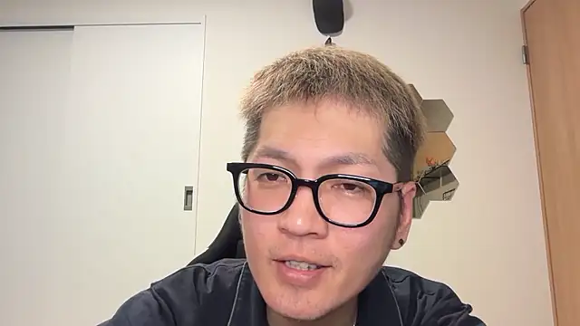 Snapshot of kensnb chatting on 04.13.26 kensnb online show from 04.13.26