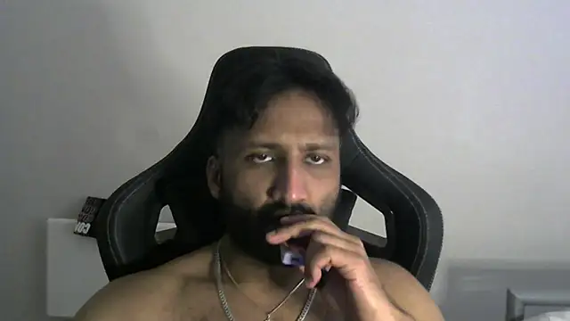 Snapshot of shadthebiguy chatting on 03.11.25 shadthebiguy online show from 03.11.25