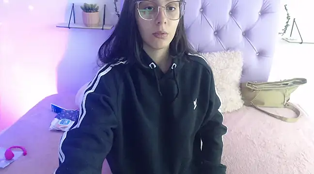 Freyja 01 online show from 02.04.25