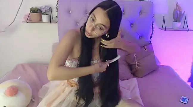 Freyja 01 online show from 03.03.25