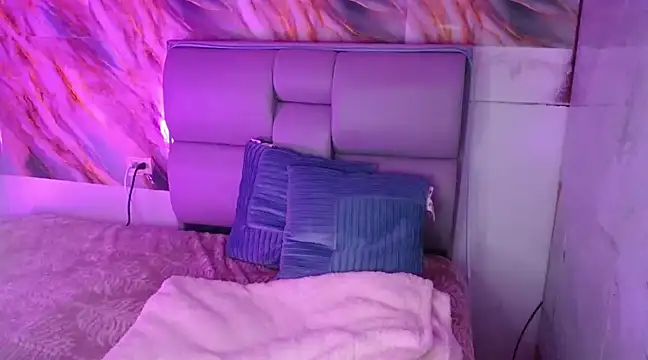 Freyja 01 online show from 03.09.25