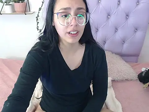 Freyja 01 online show from 09.14.25