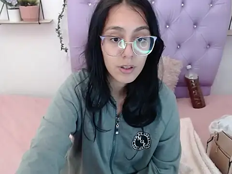 Freyja 01 online show from 10.18.25