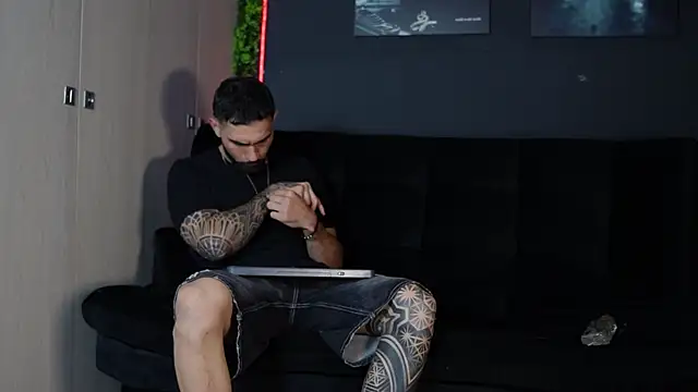 Snapshot of Austin_bolt chatting on 01.13.26 Austin bolt online show from 01.13.26