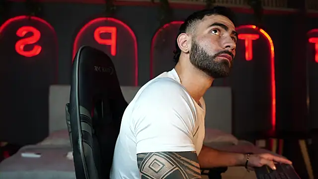 Snapshot of Austin_bolt chatting on 02.04.26 Austin bolt online show from 02.04.26