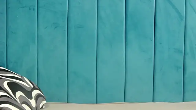 MelanieBrownn online show from 01.14.25