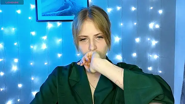 Snapshot of PureAlisMiracle chatting on 01.23.25 PureAlisMiracle online show from 01.23.25