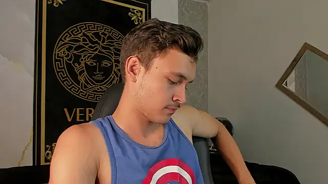 Desmon Clark online show from 01.06.25