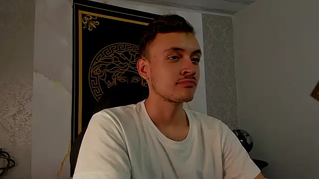 Desmon Clark online show from 03.02.25