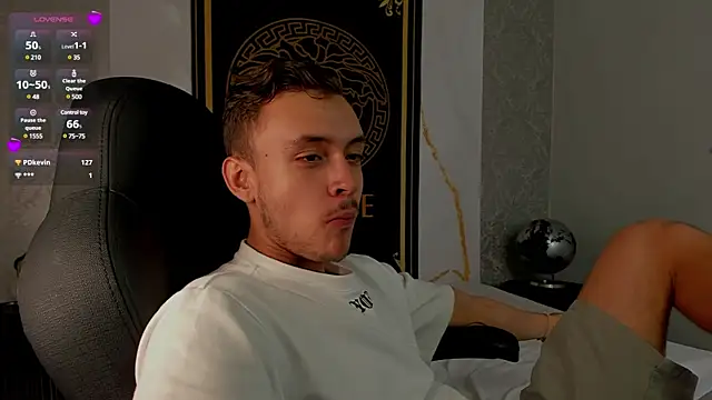 Desmon Clark online show from 03.06.25