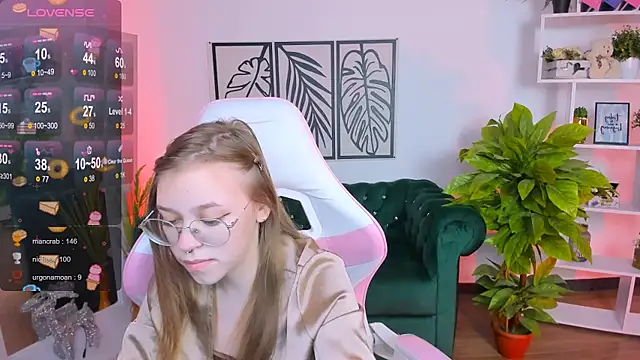 LayriantaVee online show from 01.19.25