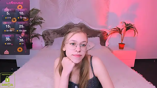 LayriantaVee online show from 02.12.25