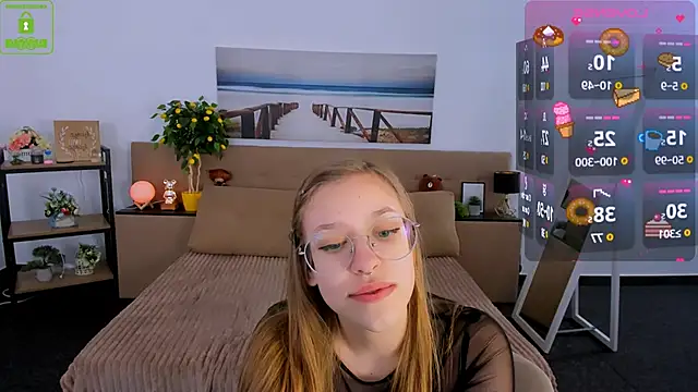 LayriantaVee online show from 02.18.25