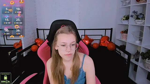 LayriantaVee online show from 02.20.25