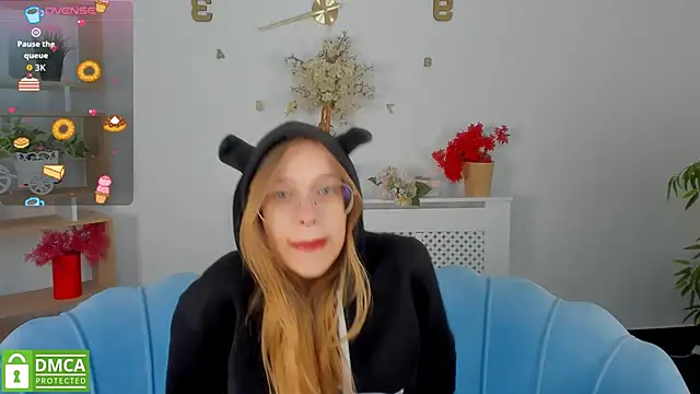 LayriantaVee online show from 10.10.25