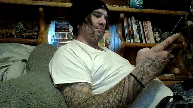 Snapshot of clitstitsandbongrips chatting on 12.11.24 clitstitsandbongrips online show from 12.11.24