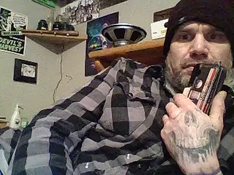 Snapshot of clitstitsandbongrips chatting on 02.04.25 clitstitsandbongrips online show from 02.04.25