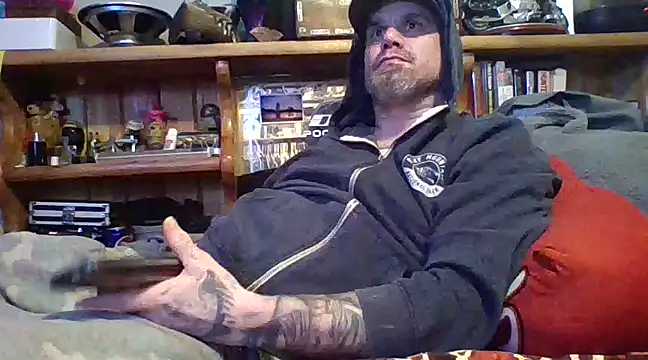 Snapshot of clitstitsandbongrips chatting on 02.21.25 clitstitsandbongrips online show from 02.21.25