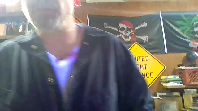 Snapshot of clitstitsandbongrips chatting on 03.12.25 clitstitsandbongrips online show from 03.12.25