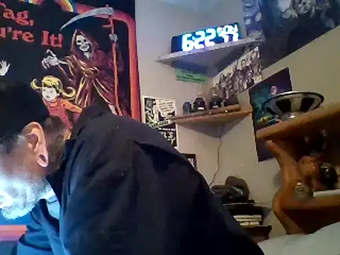 Snapshot of clitstitsandbongrips chatting on 03.20.25 clitstitsandbongrips online show from 03.20.25