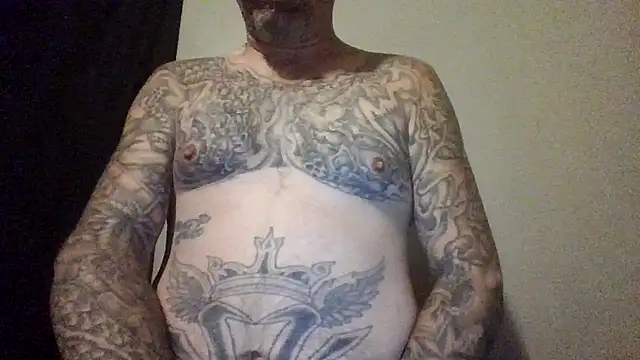 Snapshot of clitstitsandbongrips chatting on 09.14.25 clitstitsandbongrips online show from 09.14.25