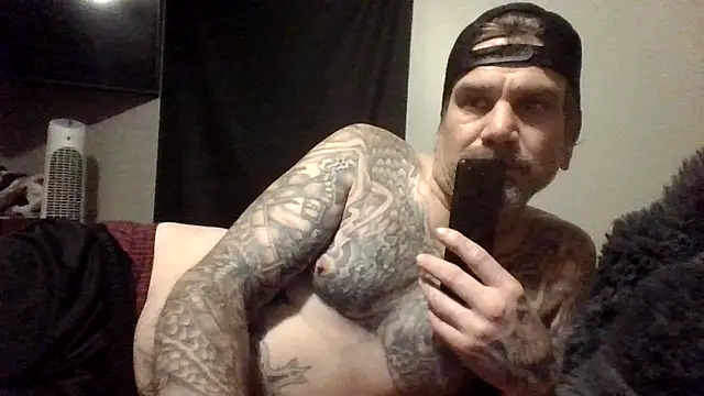 Snapshot of clitstitsandbongrips chatting on 09.17.25 clitstitsandbongrips online show from 09.17.25