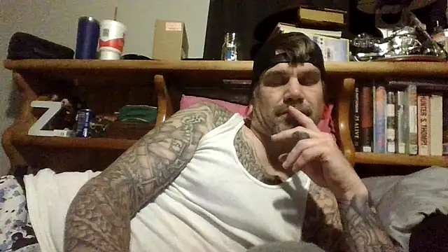 Snapshot of clitstitsandbongrips chatting on 09.18.25 clitstitsandbongrips online show from 09.18.25