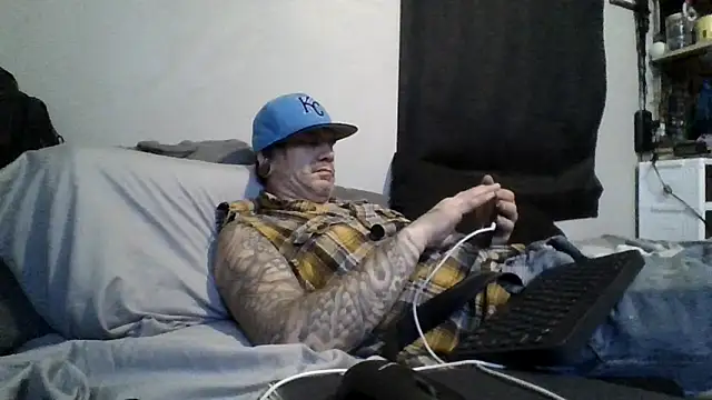 Snapshot of clitstitsandbongrips chatting on 11.03.25 clitstitsandbongrips online show from 11.03.25