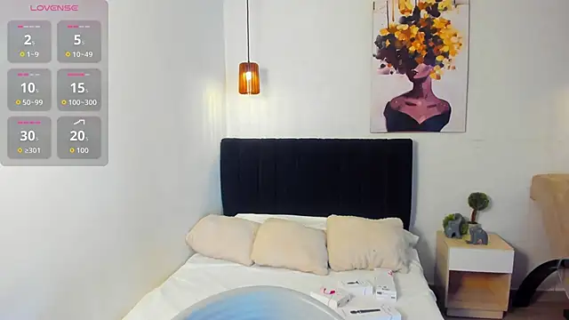 Scarlett  bell online show from 10.06.25