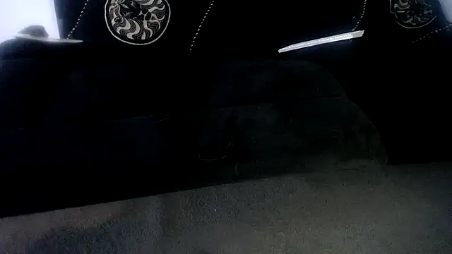 Niquitasparkles online show from 12.14.25