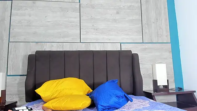 Snapshot of ZaritaLenon chatting on 12.17.25 ZaritaLenon online show from 12.17.25