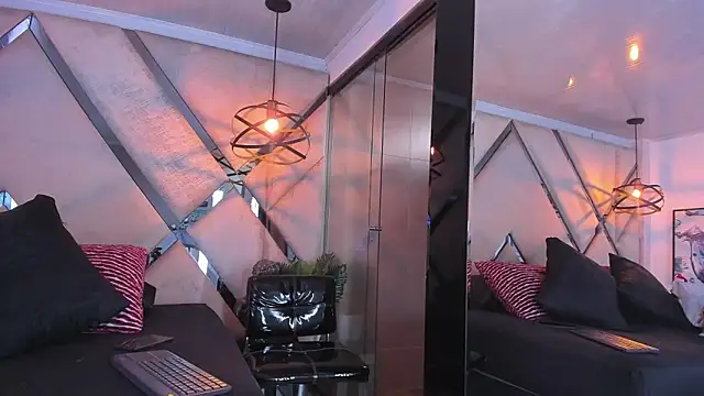 Liah Grey8 online show from 02.27.26