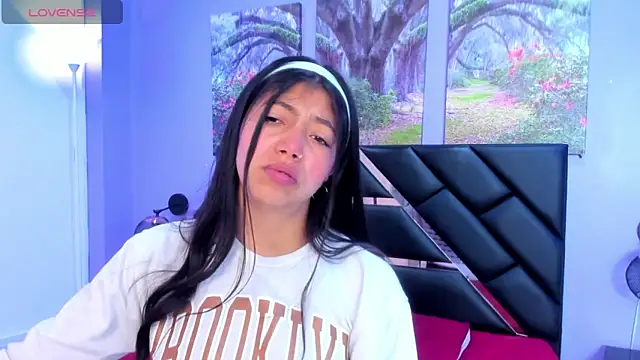 Snapshot of KimberlyVillaLobos chatting on 09.09.25 KimberlyVillaLobos online show from 09.09.25