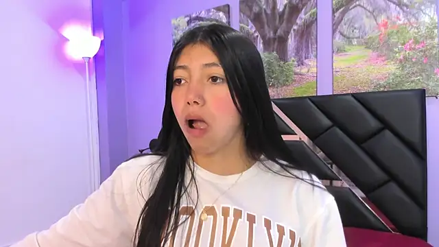 Snapshot of KimberlyVillaLobos chatting on 09.30.25 KimberlyVillaLobos online show from 09.30.25