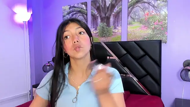 Snapshot of KimberlyVillaLobos chatting on 10.01.25 KimberlyVillaLobos online show from 10.01.25