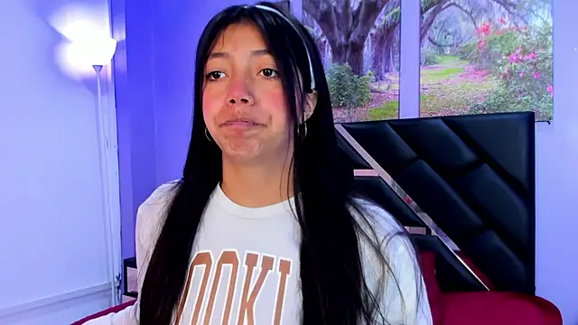 Snapshot of KimberlyVillaLobos chatting on 10.08.25 KimberlyVillaLobos online show from 10.08.25