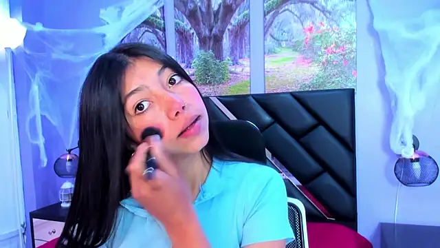 Snapshot of KimberlyVillaLobos chatting on 10.23.25 KimberlyVillaLobos online show from 10.23.25