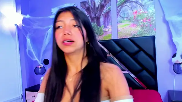 Snapshot of KimberlyVillaLobos chatting on 10.25.25 KimberlyVillaLobos online show from 10.25.25